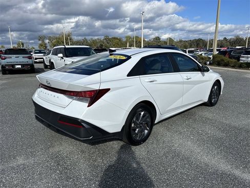 Certified 2024 Hyundai Elantra SEL image 9