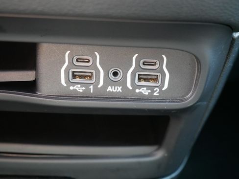 Used 2023 Chrysler Pacifica Touring-L w/ S Appearance Package FWD image 32