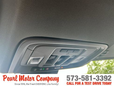 Used 2025 GMC Sierra 1500 Denali w/ Denali Reserve Package AWD/4WD image 16