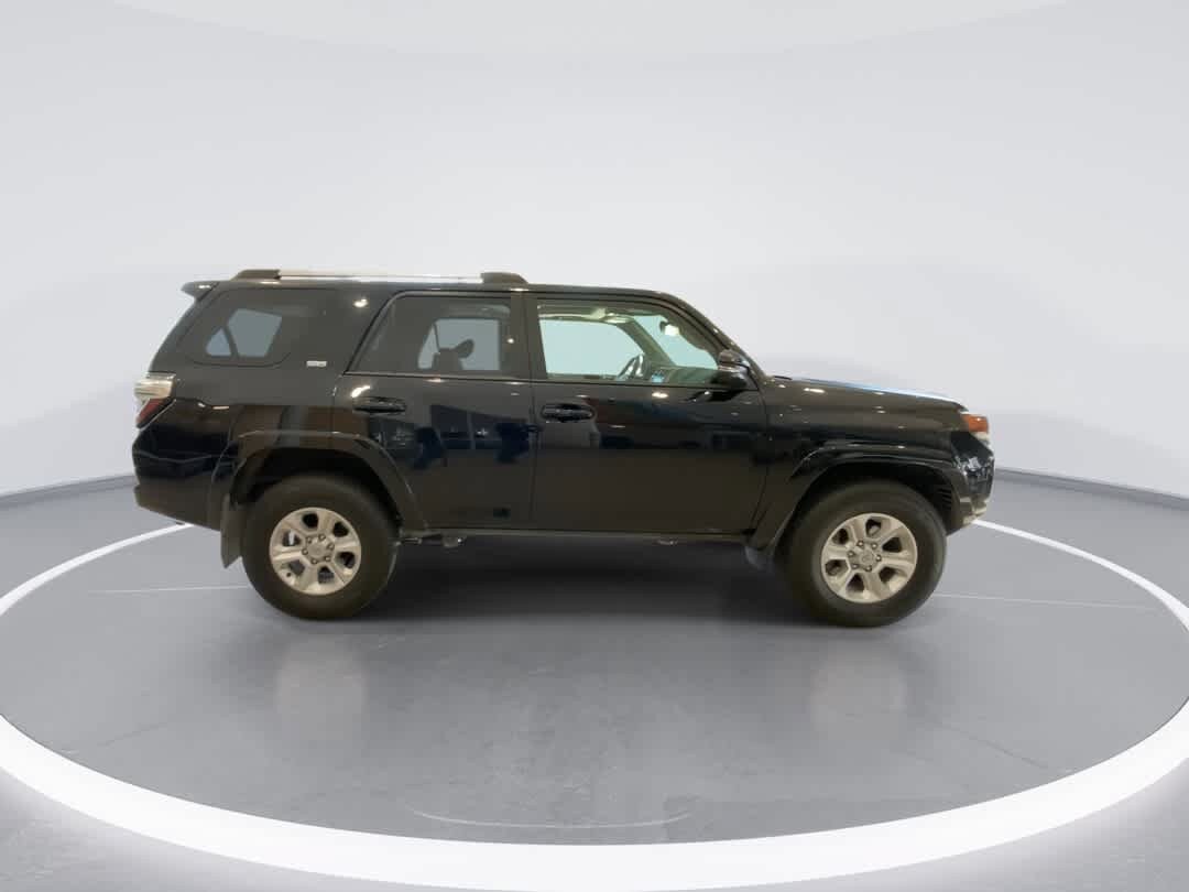 Used 2024 Toyota 4Runner SR5 Premium w/ Moonroof Package AWD/4WD image 9