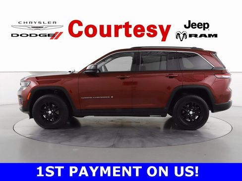 Certified 2023 Jeep Grand Cherokee Laredo w/ Luxury Tech Group I image 8