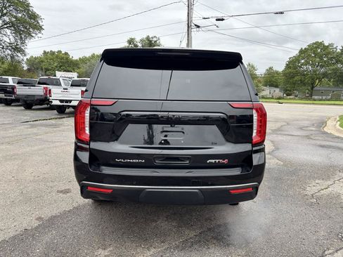 Used 2021 GMC Yukon XL AT4 w/ Technology Package AWD/4WD image 4