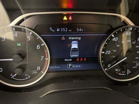 Certified 2024 Nissan Titan SV w/ SV Convenience Package image 27