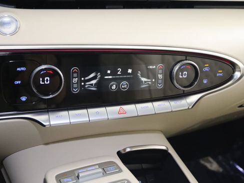 Used 2023 Genesis GV70 3.5T Sport w/ Sport Prestige Package AWD/4WD image 32