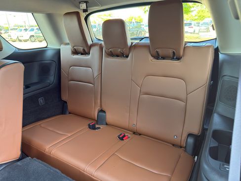 Used 2023 Nissan Pathfinder Platinum w/ Black Appearance Package FWD image 42