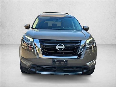 Used 2024 Nissan Pathfinder Platinum w/ Cargo Package image 2