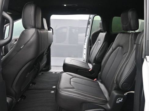 New 2026 Chrysler Voyager LX image 13