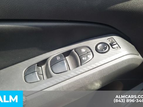 Used 2024 Nissan Altima 2.5 SV FWD image 15