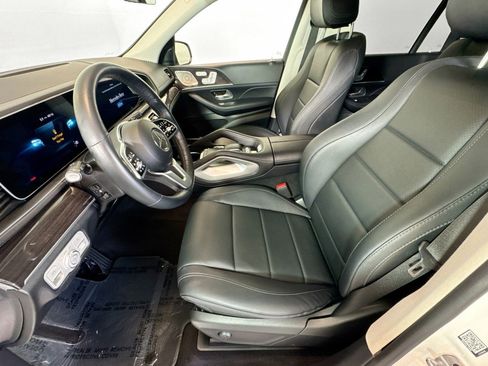 Used 2023 Mercedes-Benz GLS 450 4MATIC image 19