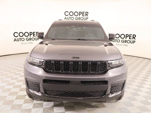 Used 2024 Jeep Grand Cherokee L Altitude AWD/4WD image 9