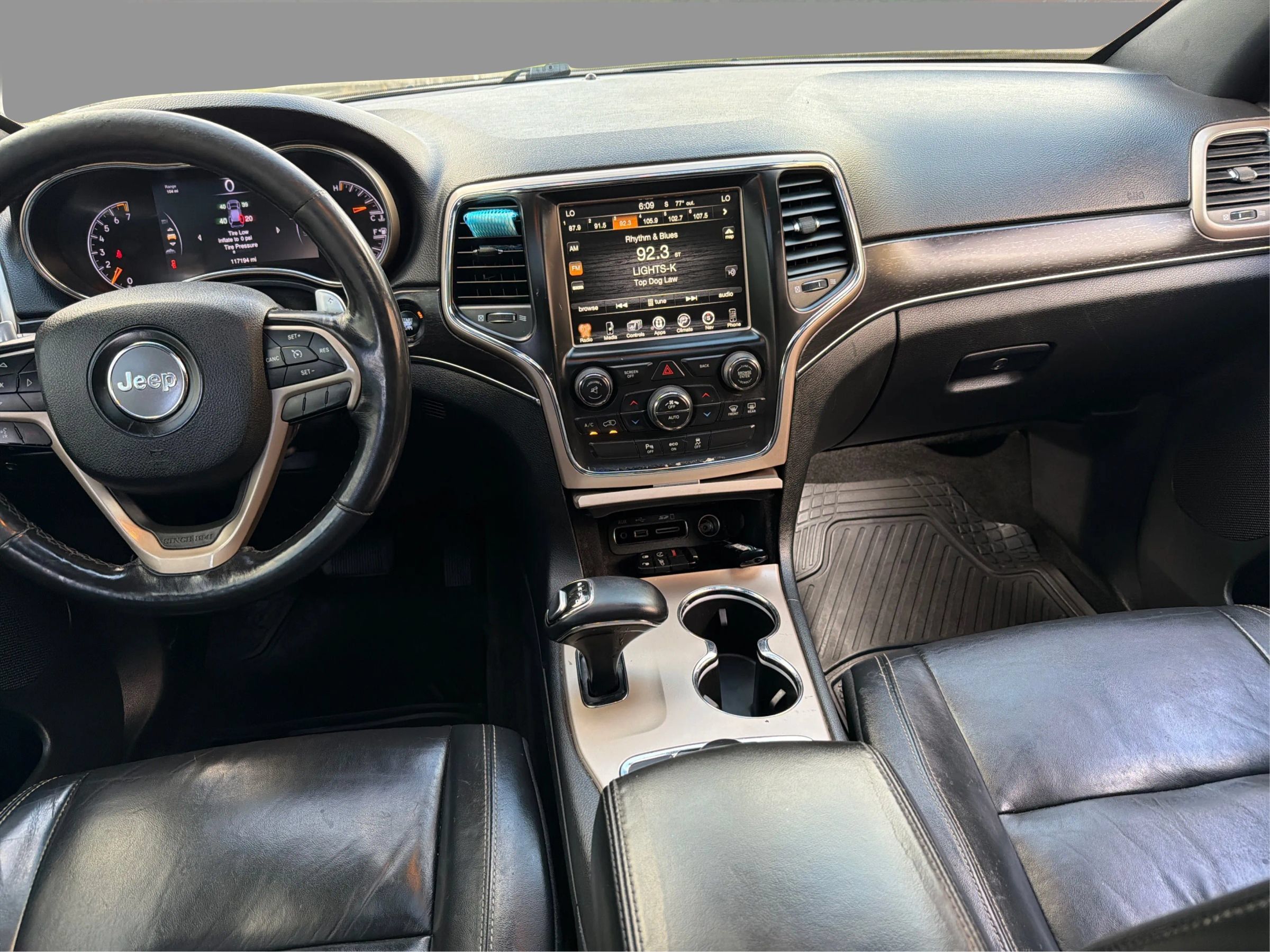 Used 2015 Jeep Grand Cherokee Limited AWD/4WD image 29