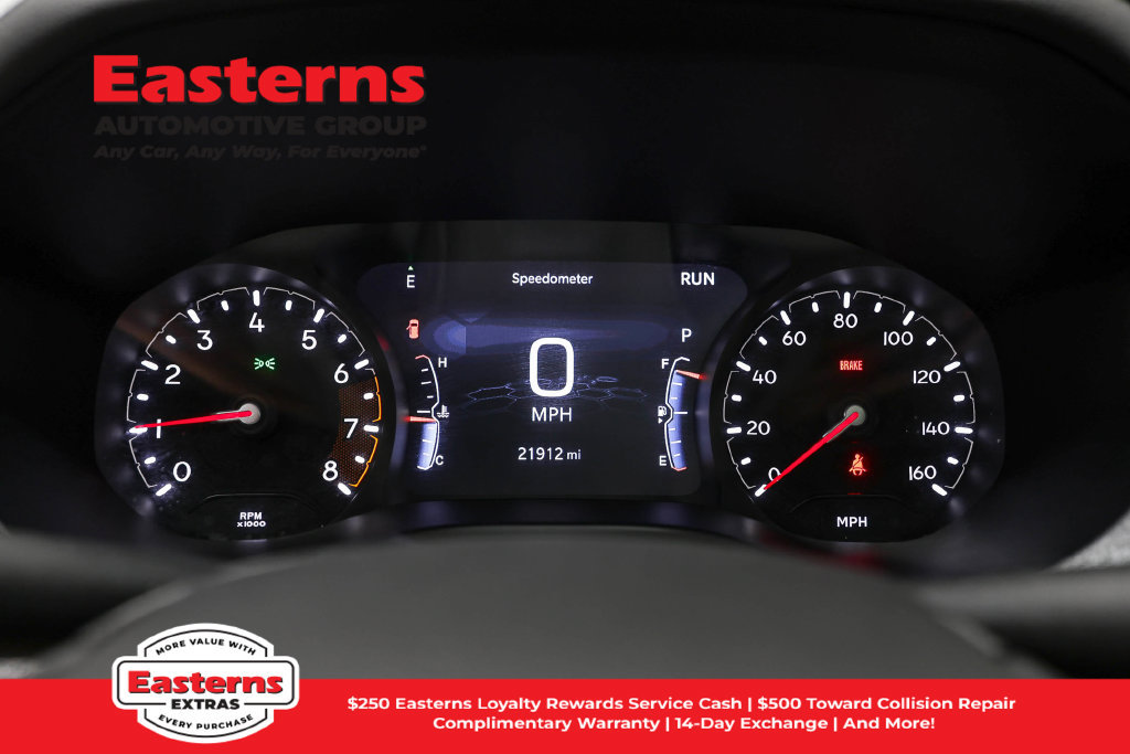 Used 2025 Jeep Compass Latitude w/ Sun & Sound Group AWD/4WD image 19