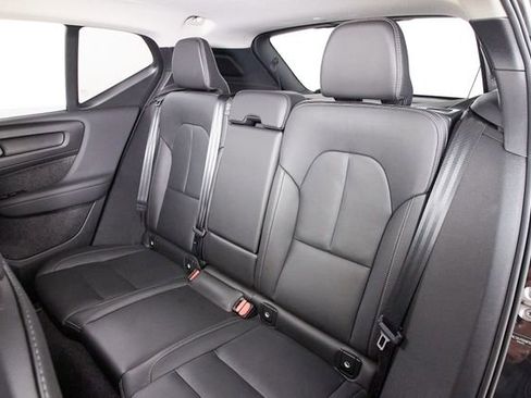 Certified 2025 Volvo XC40 B5 Core AWD/4WD image 23