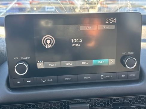 Used 2023 Honda HR-V LX image 9