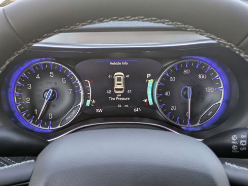 New 2026 Chrysler Pacifica Limited image 10