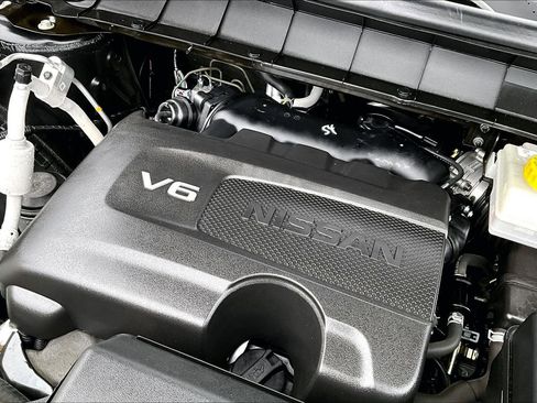 Used 2024 Nissan Pathfinder SL w/ Black Appearance Package image 31