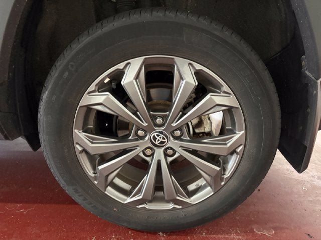 Used 2023 Toyota RAV4 XLE Premium AWD/4WD image 25