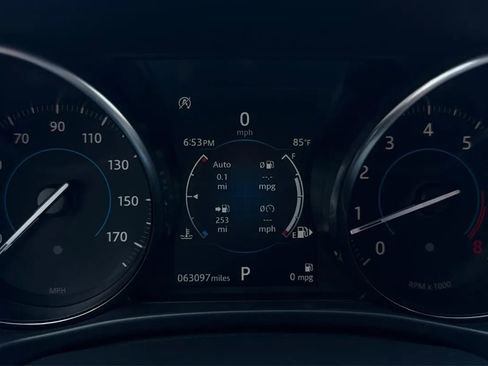 Used 2019 Jaguar XE Premium RWD image 10