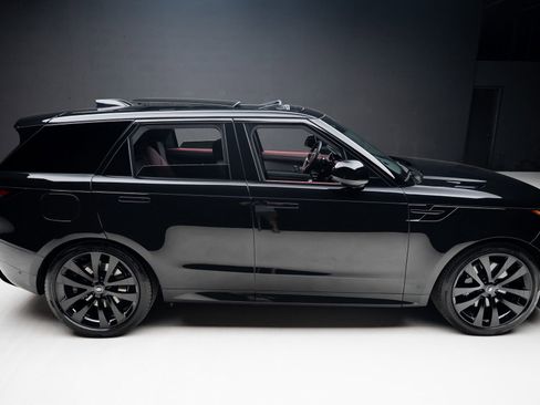 Used 2025 Land Rover Range Rover Sport Dynamic SE image 33