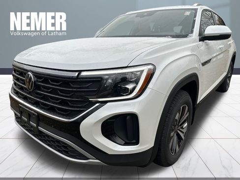 New 2026 Volkswagen Atlas Cross Sport SE AWD/4WD image 1