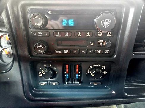 Used 2005 Chevrolet Silverado 1500 4x4 Extended Cab w/ Light Duty Power Package image 21