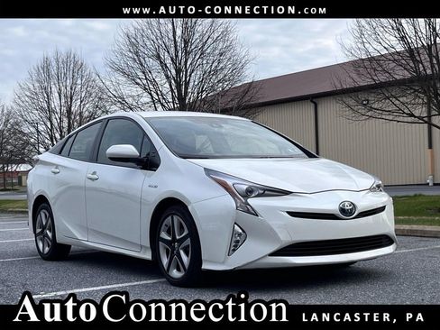 Used 2016 Toyota Prius Three Touring image 1