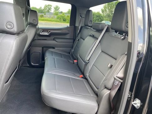 Used 2024 GMC Sierra 1500 SLT AWD/4WD image 18