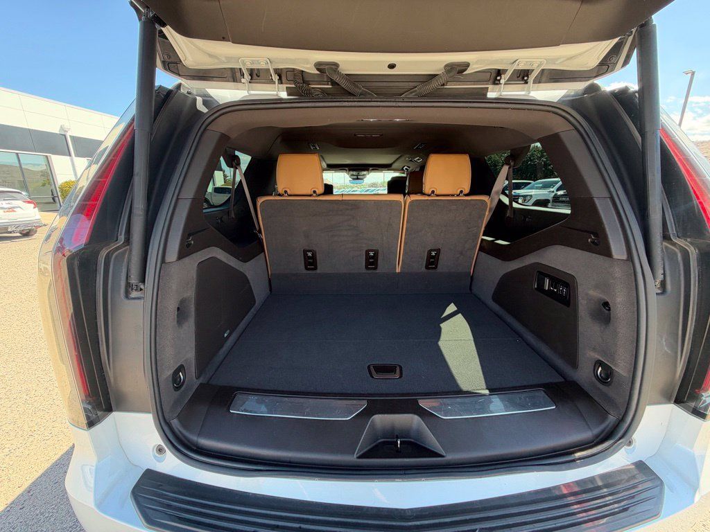 Used 2022 Cadillac Escalade ESV Sport w/ Touring Package AWD/4WD image 20