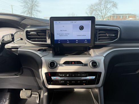 Certified 2023 Ford Explorer XLT w/ Equipment Group 202A image 16