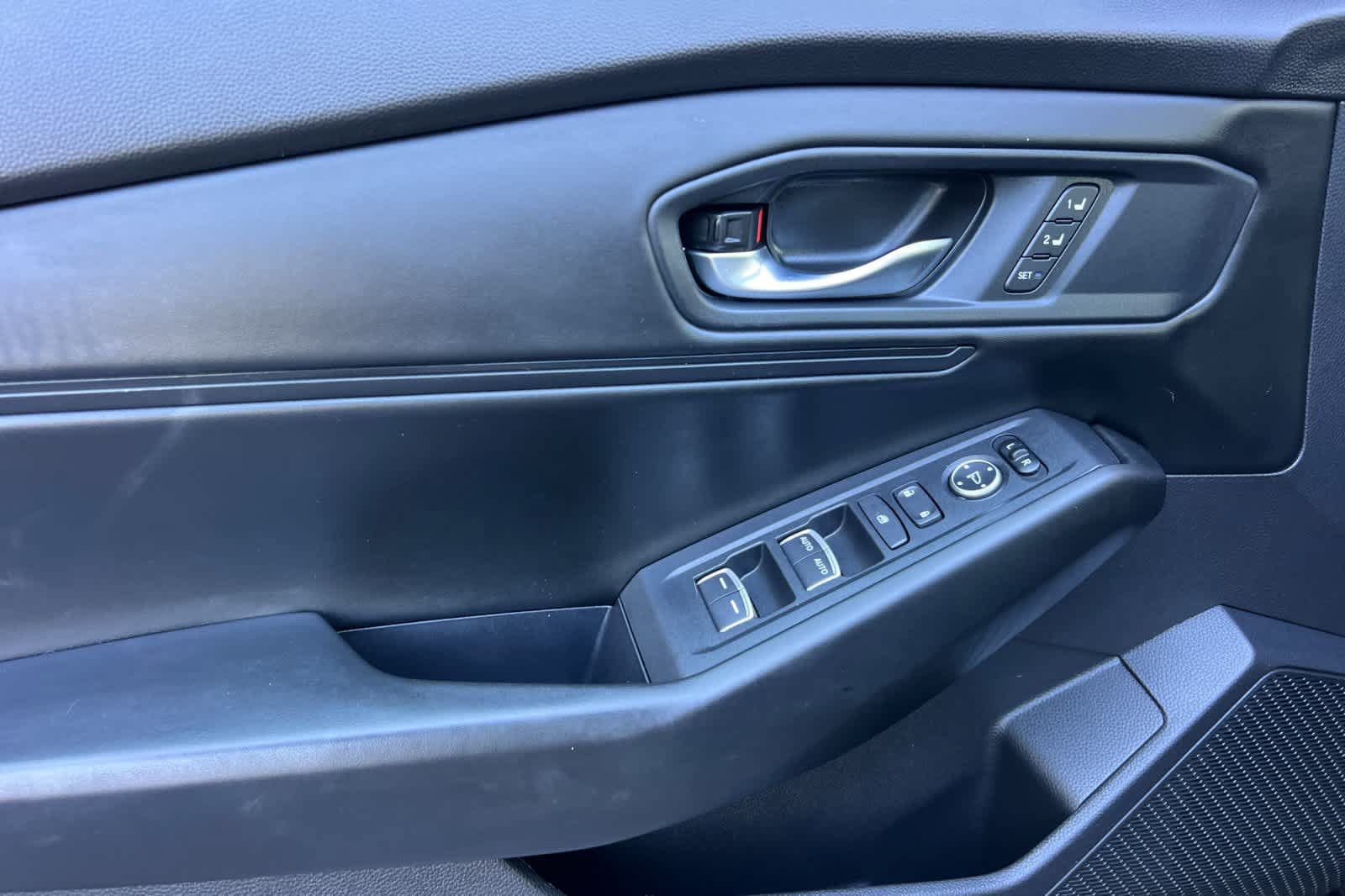 Used 2024 Honda Accord EX-L image 12
