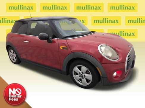 Used 2017 MINI Cooper 2-Door Hardtop image 1