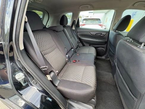 Used 2019 Nissan Rogue S FWD image 25