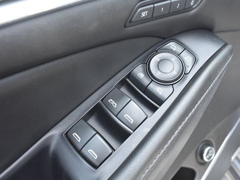 Used 2021 Buick Enclave Avenir w/ Avenir Technology Package FWD image 12