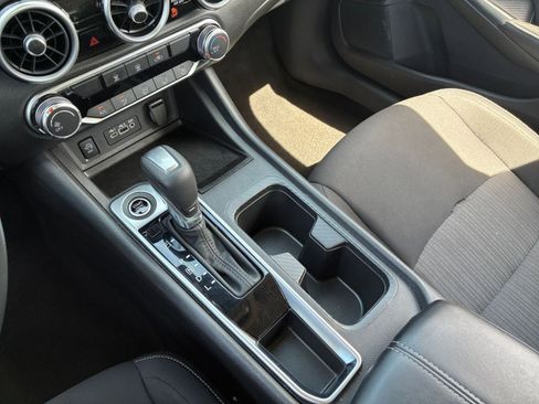 Used 2025 Nissan Sentra SV image 39