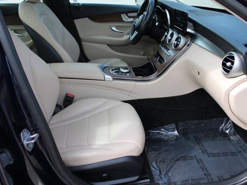 Used 2019 Mercedes-Benz C 300 4MATIC Sedan image 9