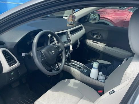Used 2021 Honda HR-V LX image 11