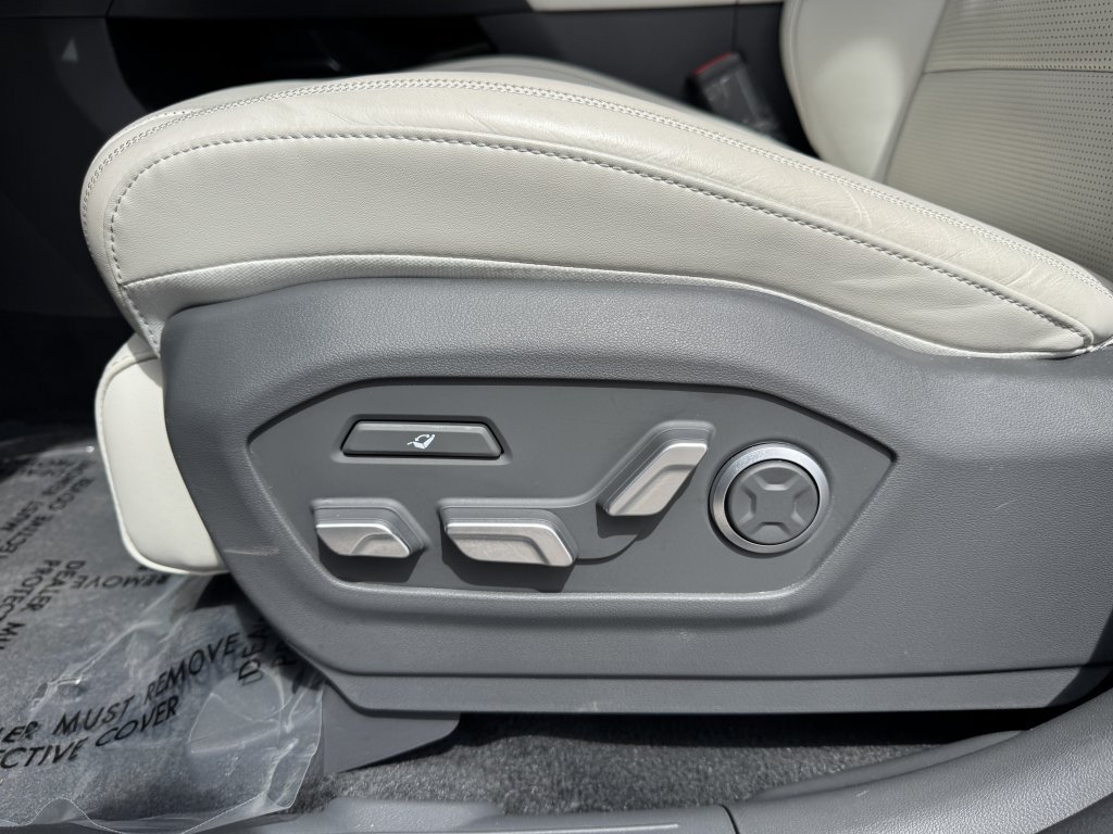 Used 2024 Hyundai Santa Fe Calligraphy AWD/4WD image 33