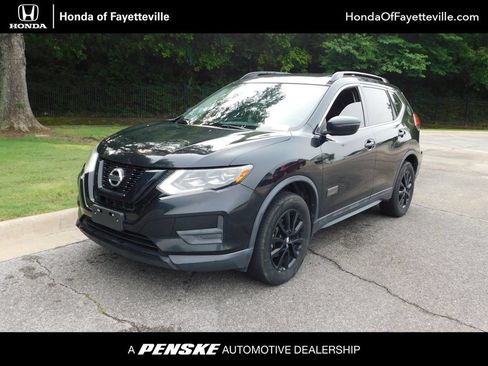 Used 2017 Nissan Rogue SV AWD/4WD image 1