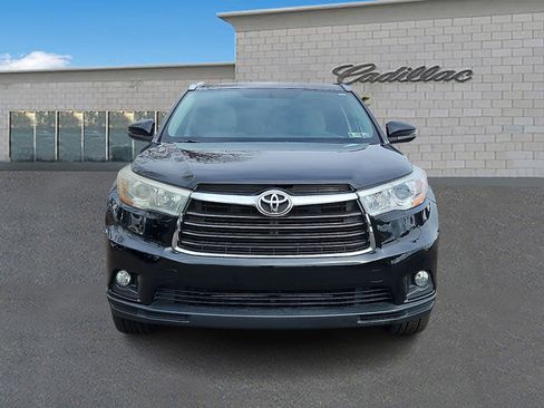 Used 2016 Toyota Highlander XLE image 2