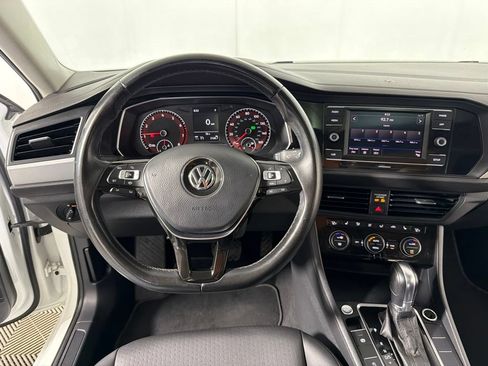 Used 2019 Volkswagen Jetta SE FWD image 12