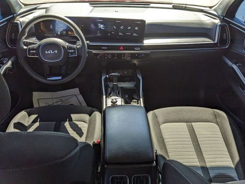 Certified 2025 Kia Sorento LX FWD image 15