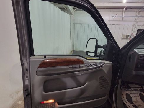 Used 2002 Ford F250 Lariat AWD/4WD image 10