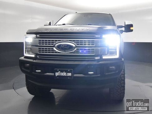 Used 2018 Ford F250 Platinum w/ Platinum Ultimate Package AWD/4WD image 49