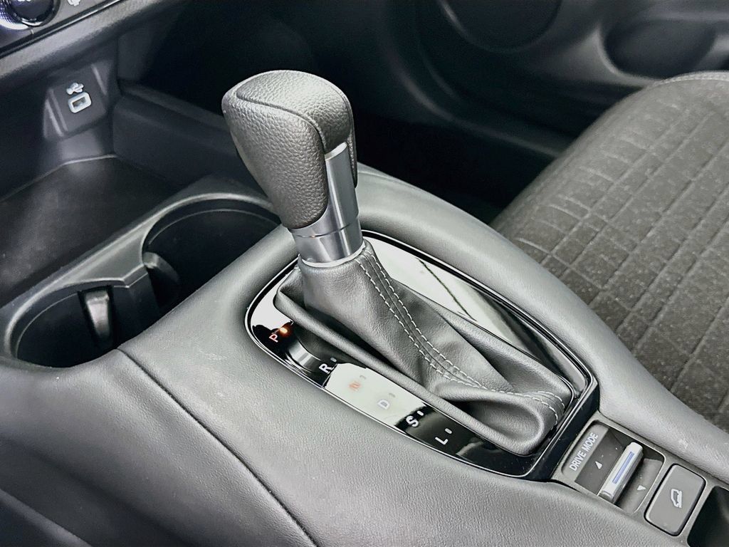 Certified 2024 Honda HR-V LX image 16