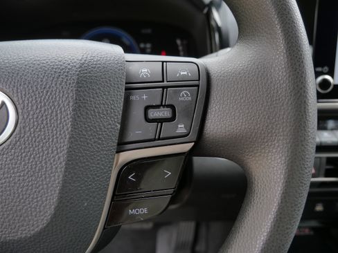 Used 2025 Toyota Camry LE w/ Convenience Package FWD image 29
