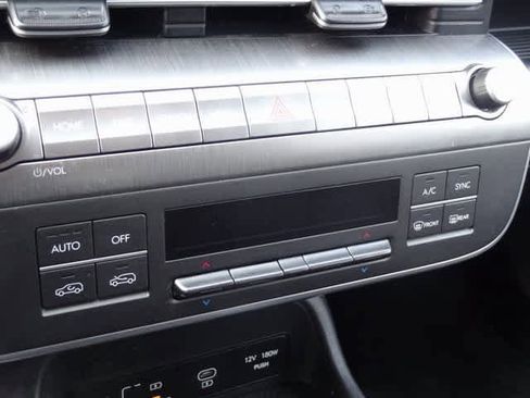 Used 2024 Hyundai Kona SEL image 18