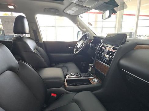 Used 2024 Nissan Armada SL image 17