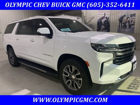 Used 2021 Chevrolet Suburban LT w/ LT Signature Package AWD/4WD image 1