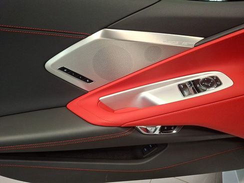 Used 2024 Chevrolet Corvette Stingray Preferred Cpe w/ Z51 Performance Package image 9