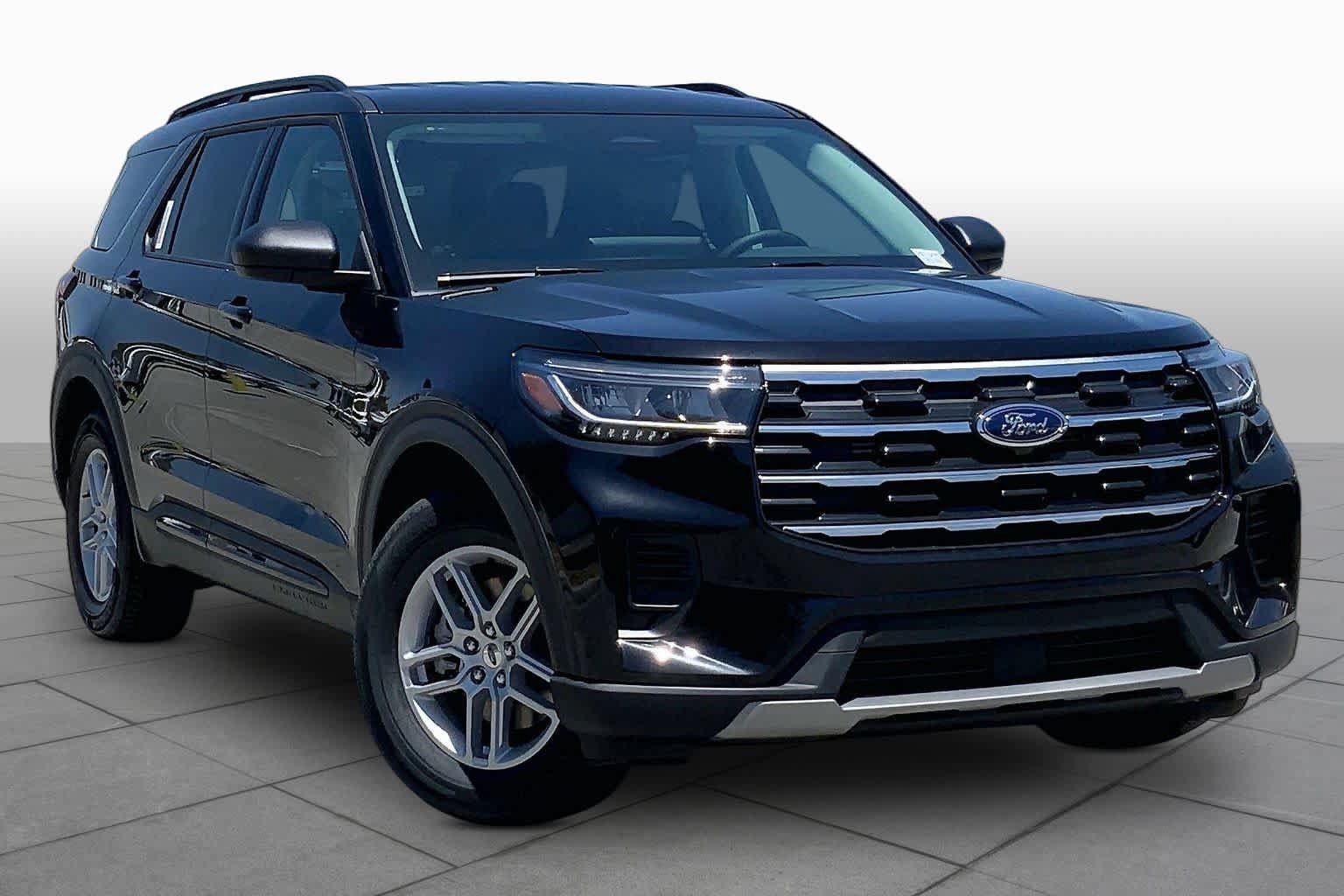New 2026 Ford Explorer Active RWD image 2